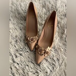 Kate Spade Evelyn patent leather Pale Pink/nude flower heel Sz 8